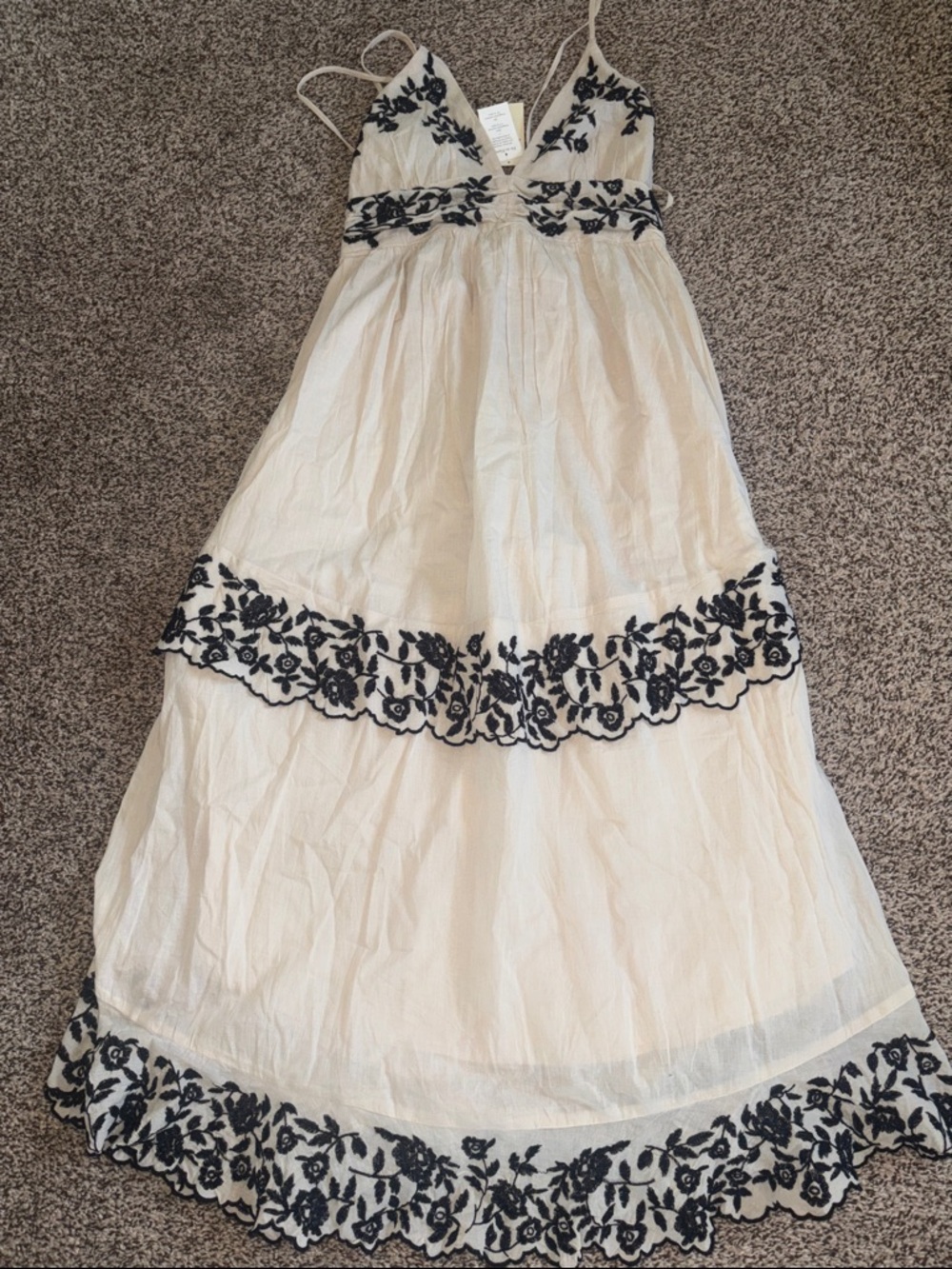Abercrombie & Fitch Cream tiered Ruffle Maxi Dress- size MEDIUM - Picture 9 of 10